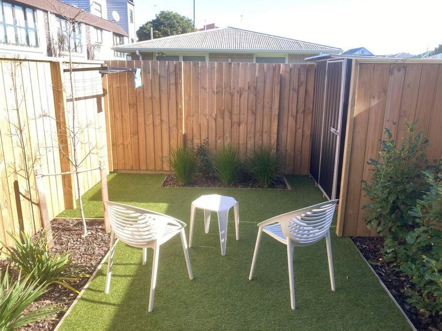 Cheerful 2 Bedroom Townhouse In Addington! Christchurch Esterno foto